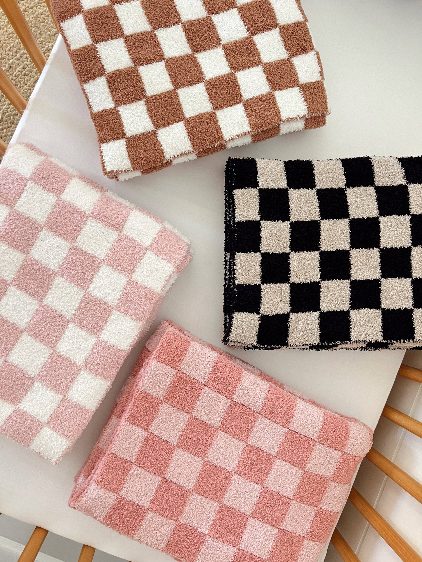 SpearmintLOVE - Phufy® Bliss Checkerboard Blanket, Strawberry